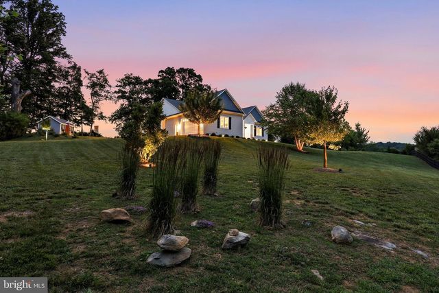 13855 PARIS BREEZE PL, Hillsboro, VA 20132