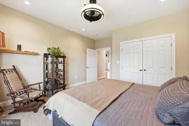13855 PARIS BREEZE PL, Hillsboro, VA 20132