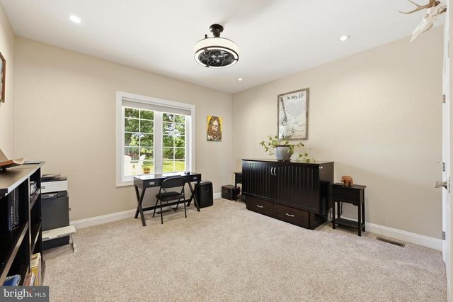 13855 PARIS BREEZE PL, Hillsboro, VA 20132