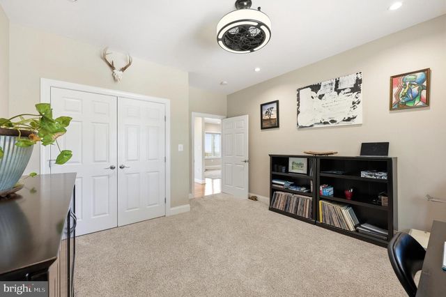 13855 PARIS BREEZE PL, Hillsboro, VA 20132