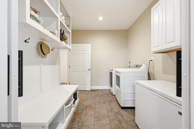 13855 PARIS BREEZE PL, Hillsboro, VA 20132