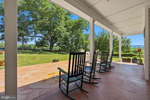 13855 PARIS BREEZE PL, Hillsboro, VA 20132