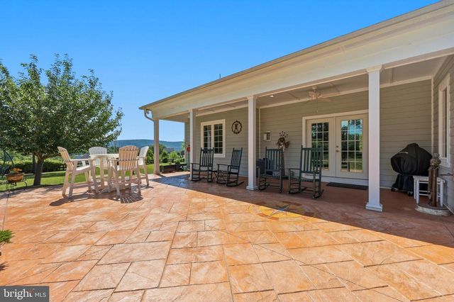 13855 PARIS BREEZE PL, Hillsboro, VA 20132