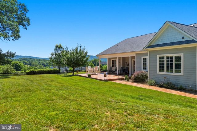 13855 PARIS BREEZE PL, Hillsboro, VA 20132