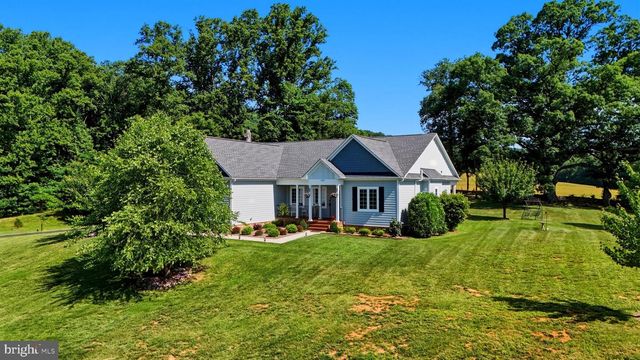 13855 PARIS BREEZE PL, Hillsboro, VA 20132