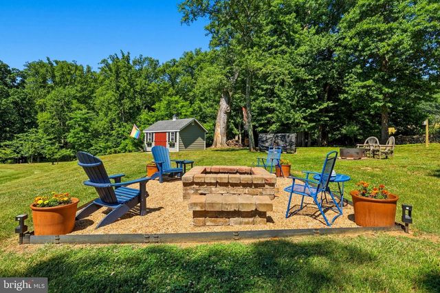 13855 PARIS BREEZE PL, Hillsboro, VA 20132