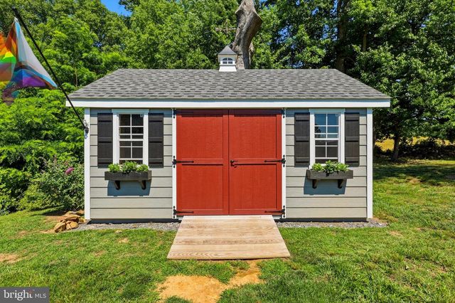 13855 PARIS BREEZE PL, Hillsboro, VA 20132