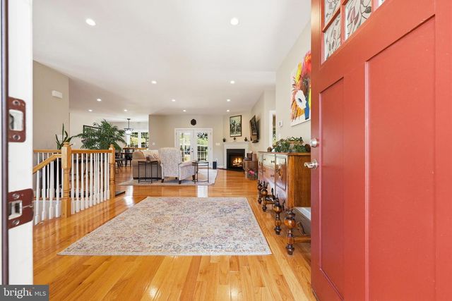 13855 PARIS BREEZE PL, Hillsboro, VA 20132