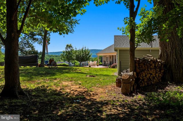 13855 PARIS BREEZE PL, Hillsboro, VA 20132