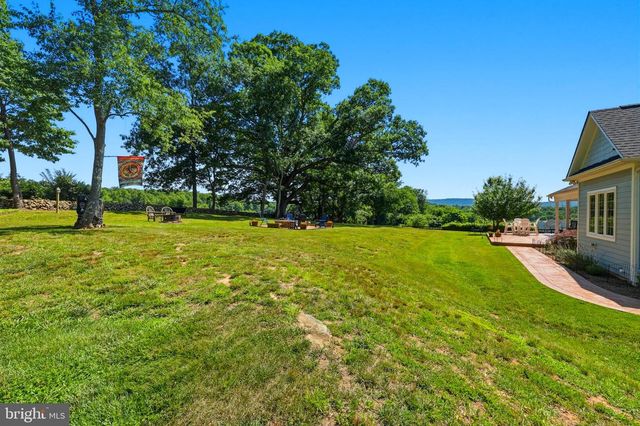 13855 PARIS BREEZE PL, Hillsboro, VA 20132