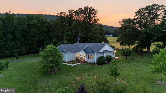 13855 PARIS BREEZE PL, Hillsboro, VA 20132