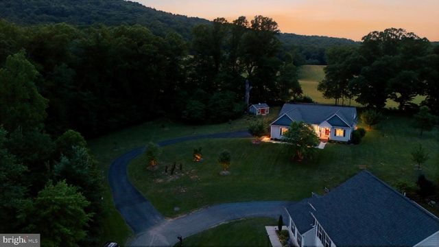 13855 PARIS BREEZE PL, Hillsboro, VA 20132
