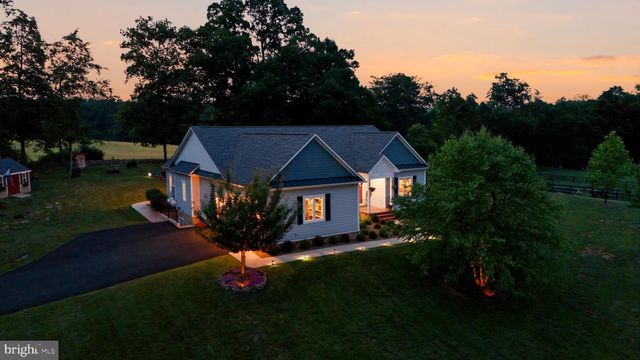 13855 PARIS BREEZE PL, Hillsboro, VA 20132
