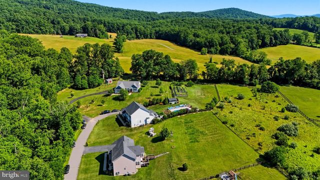 13855 PARIS BREEZE PL, Hillsboro, VA 20132