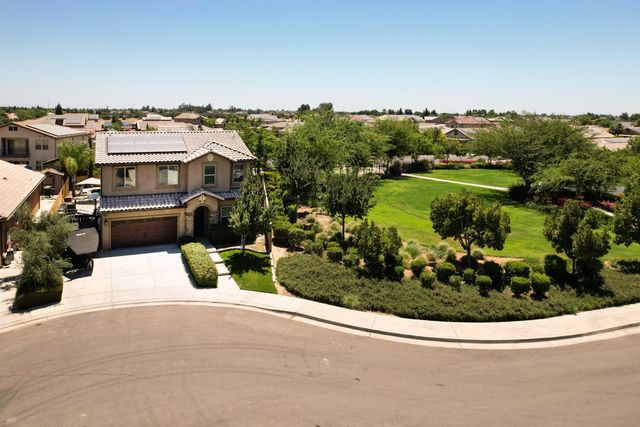 5640 N Madelyn Avenue, Fresno, CA 93723