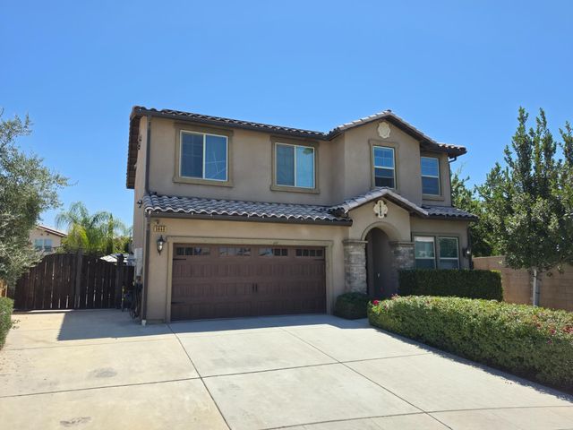 5640 N Madelyn Avenue, Fresno, CA 93723
