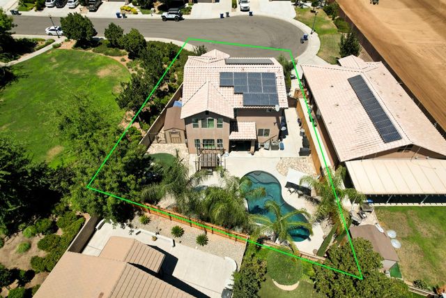 5640 N Madelyn Avenue, Fresno, CA 93723