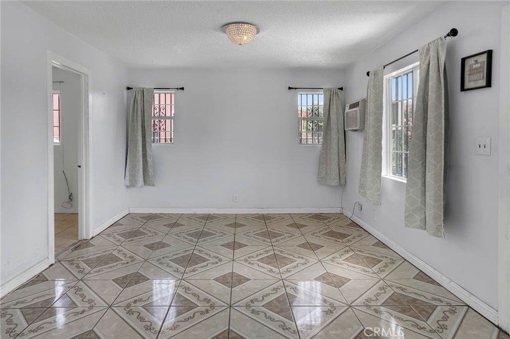 3607 Walnut, Lynwood, CA 90262 — photo 4