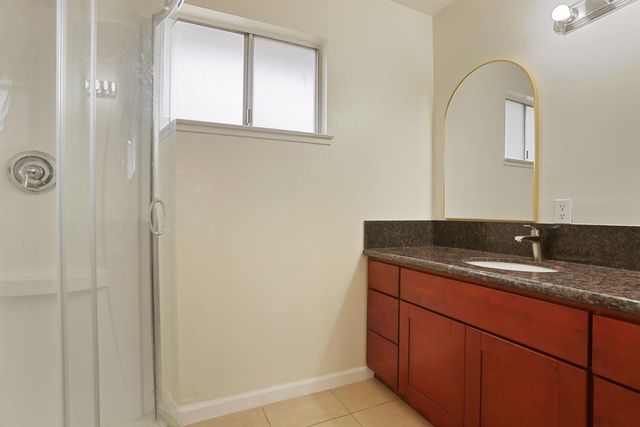 8595 Bradshaw Rd, Elk Grove, CA 95624