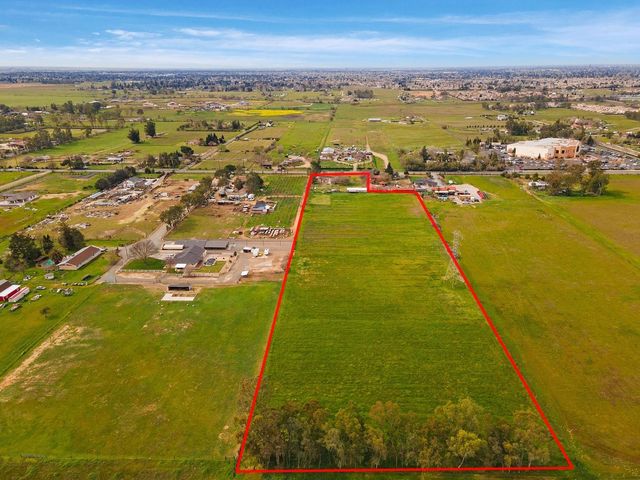 8595 Bradshaw Rd, Elk Grove, CA 95624