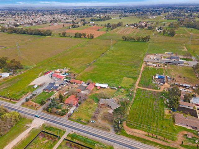 8595 Bradshaw Rd, Elk Grove, CA 95624