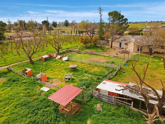 8595 Bradshaw Rd, Elk Grove, CA 95624