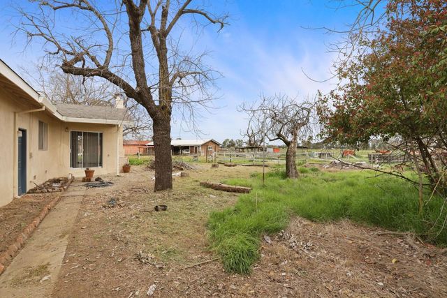 8595 Bradshaw Rd, Elk Grove, CA 95624