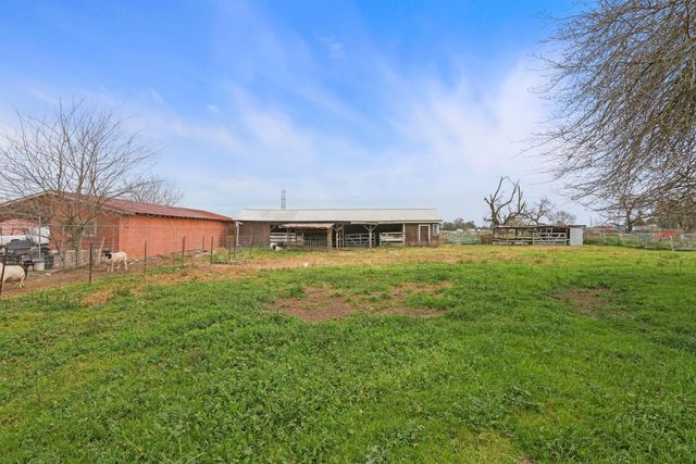 8595 Bradshaw Rd, Elk Grove, CA 95624
