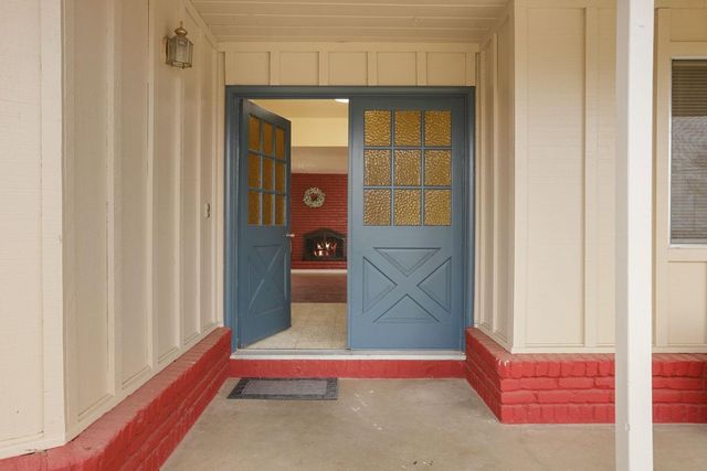 8595 Bradshaw Rd, Elk Grove, CA 95624