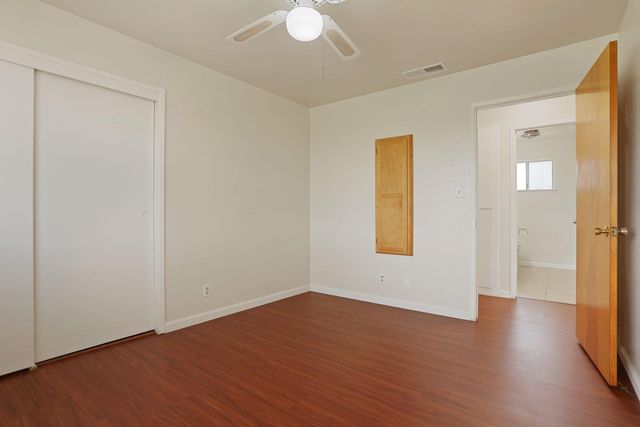 8595 Bradshaw Rd, Elk Grove, CA 95624