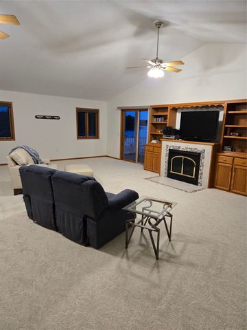 7406 Twin Lakes Road, Manson, IA 50563