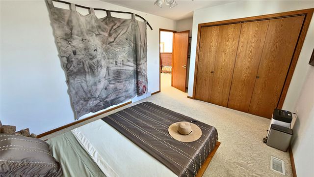 7406 Twin Lakes Road, Manson, IA 50563