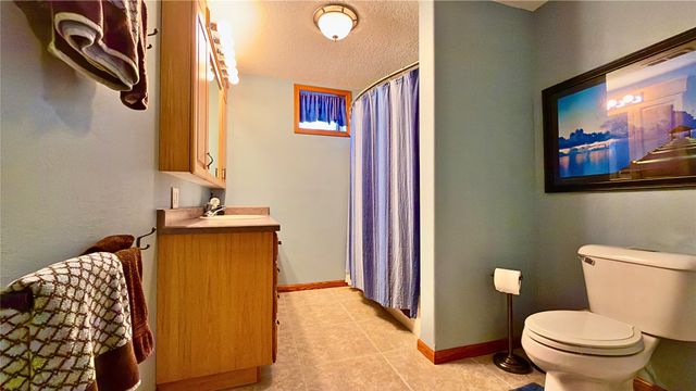 7406 Twin Lakes Road, Manson, IA 50563