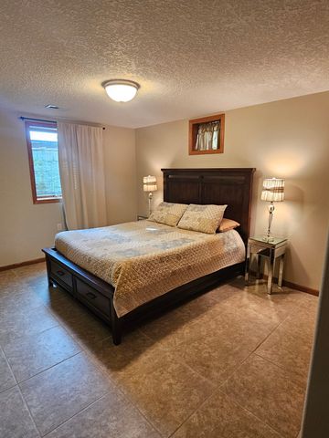 7406 Twin Lakes Road, Manson, IA 50563