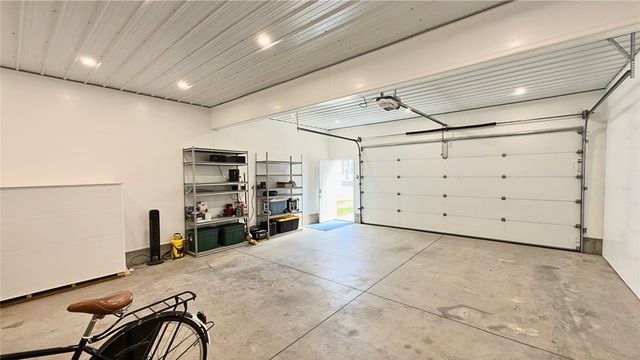 7406 Twin Lakes Road, Manson, IA 50563
