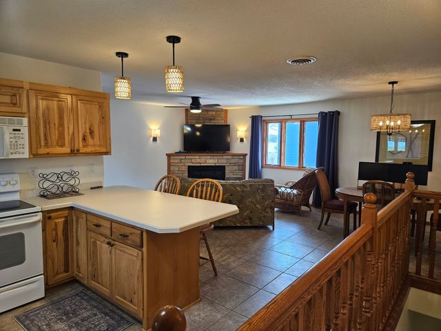 7406 Twin Lakes Road, Manson, IA 50563