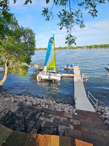 7406 Twin Lakes Road, Manson, IA 50563