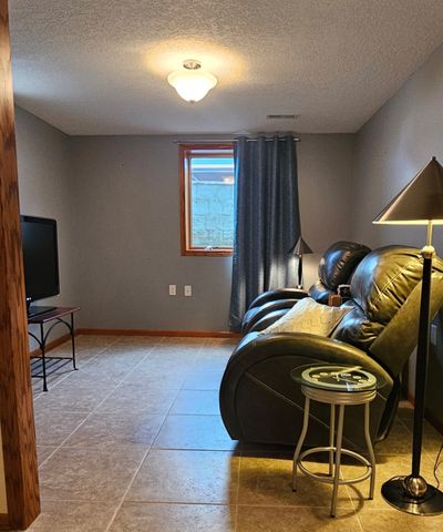 7406 Twin Lakes Road, Manson, IA 50563