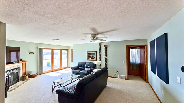 7406 Twin Lakes Road, Manson, IA 50563