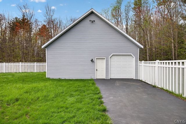 121 Canterbury Way, Hastings, NY 13036
