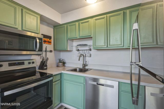 280 Island Avenue APT 201, Reno, NV 89501