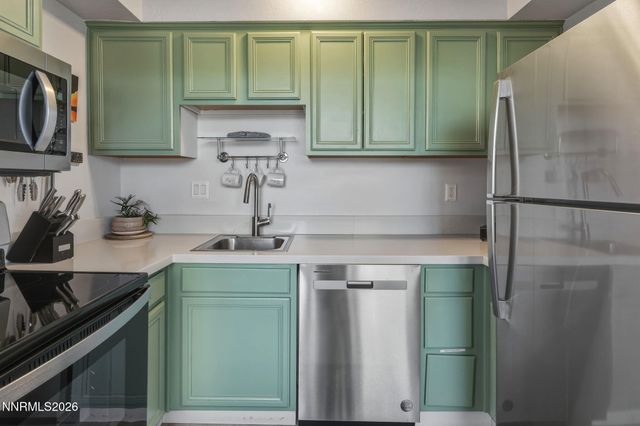 280 Island Avenue APT 201, Reno, NV 89501