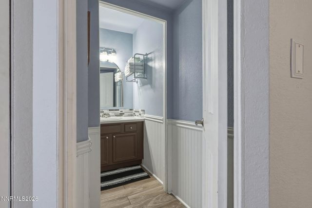 280 Island Avenue APT 201, Reno, NV 89501