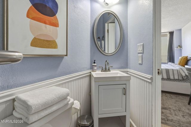 280 Island Avenue APT 201, Reno, NV 89501