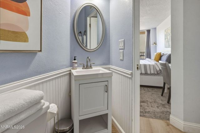 280 Island Avenue APT 201, Reno, NV 89501