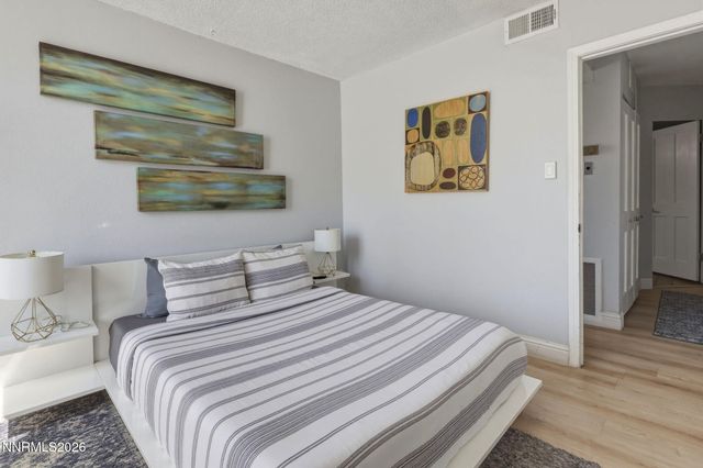 280 Island Avenue APT 201, Reno, NV 89501