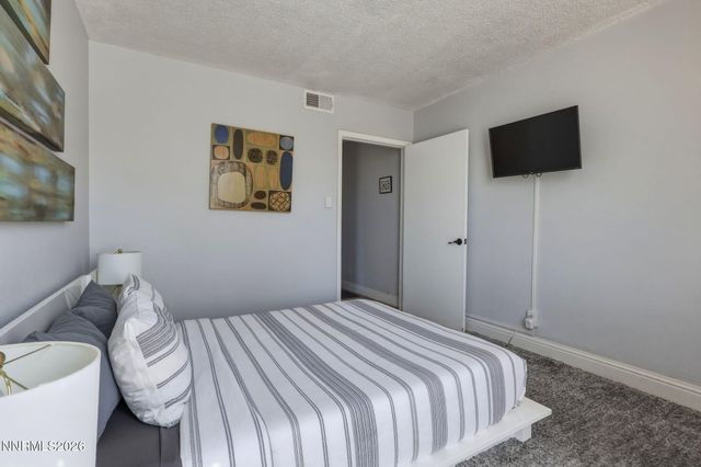 280 Island Avenue APT 201, Reno, NV 89501