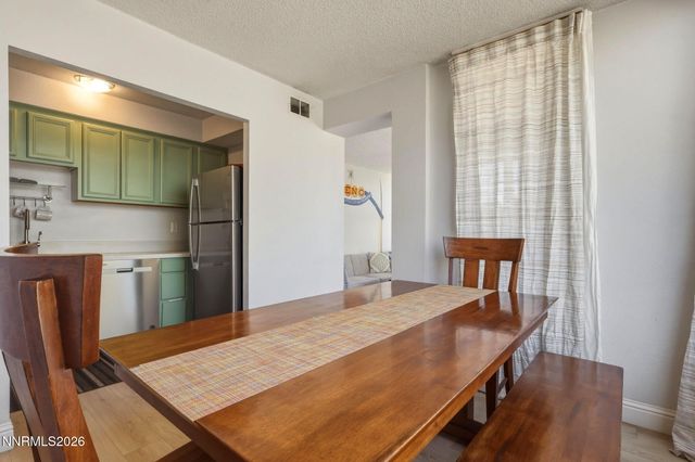 280 Island Avenue APT 201, Reno, NV 89501