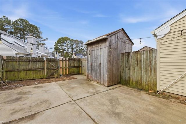 504 Biltmore DR, Virginia Beach, VA 23454