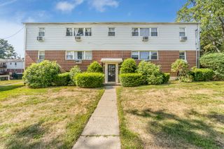 81 Cherry Hill Drive 1B, Bridgeport, CT 06606